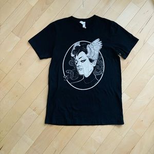 Canvas Bella Black Graphic T-shirt. Size Medium.